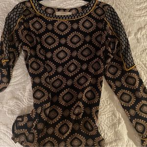 Loft polyester print tunic blouse.